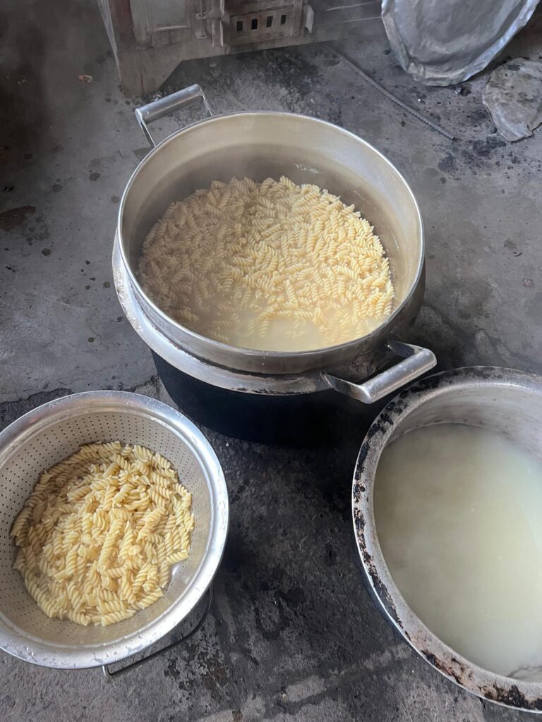 2024-08 - 2. Praktikumsbericht von Antonia und Rebekka nudeln spaghetti kochen mcc